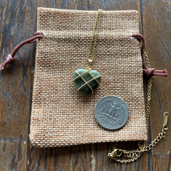 Jade Wire-Wrapped Heart Necklace Crystal Necklace Boho Jewelry Hippie Necklace - Picture 2 of 2